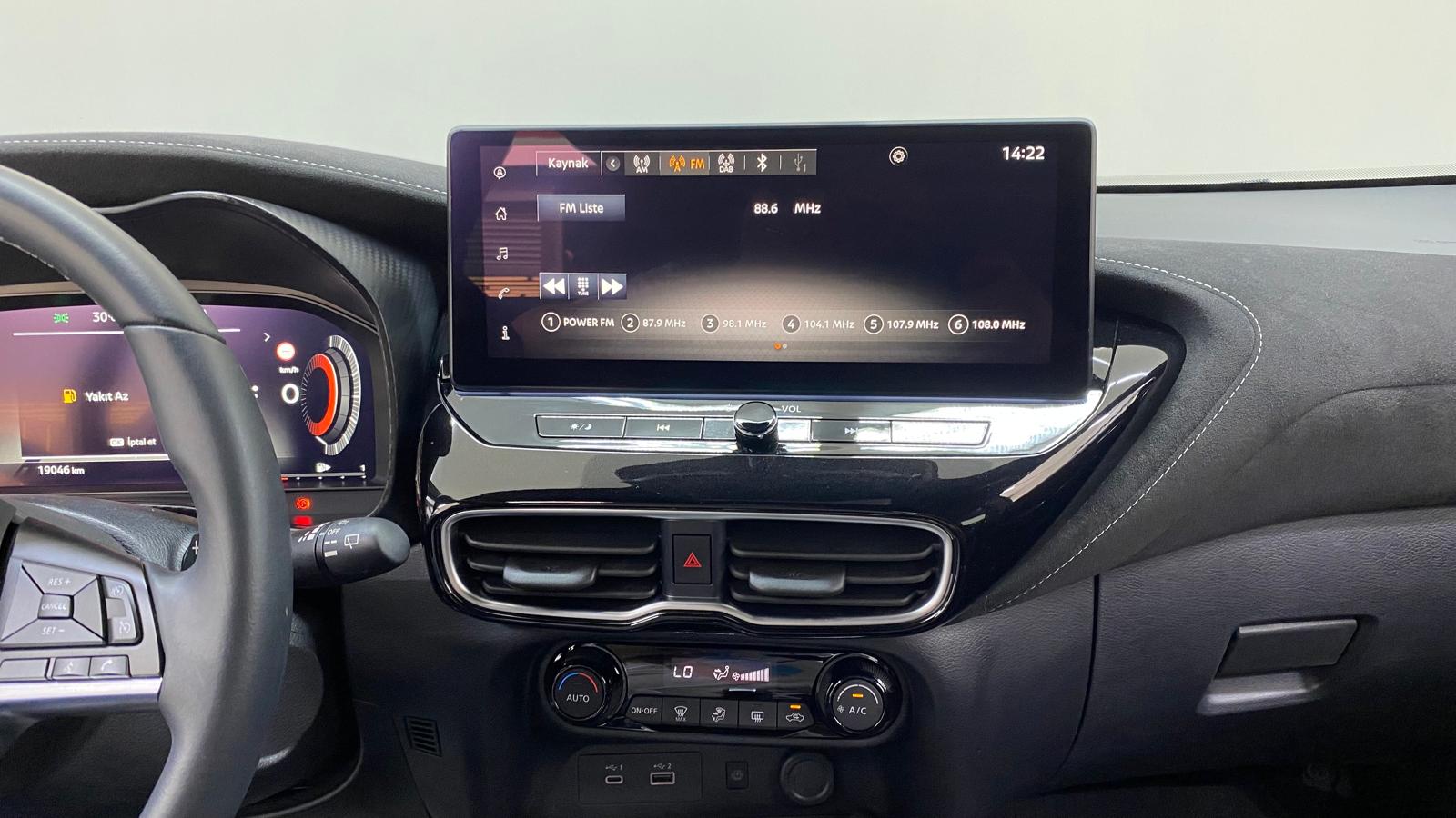 NISSAN JUKE 11
